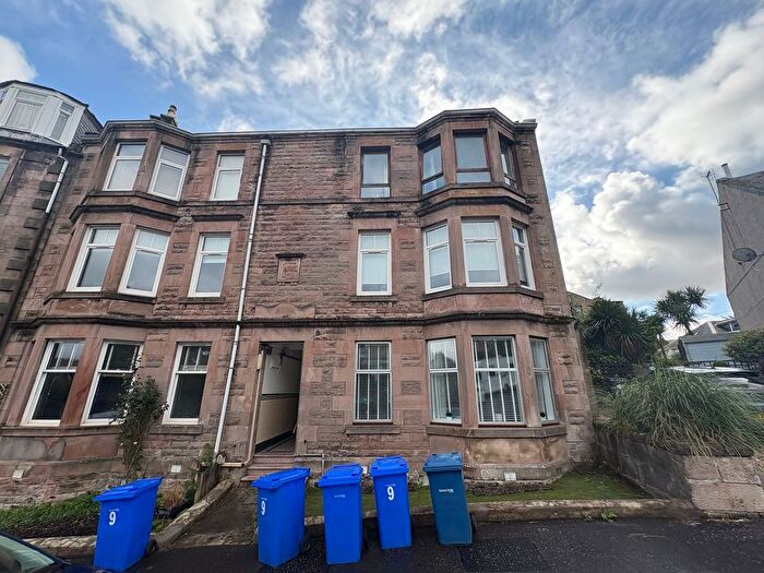 2 Bedroom Flat To Rent In Caddlehill Street, Greenock, PA16