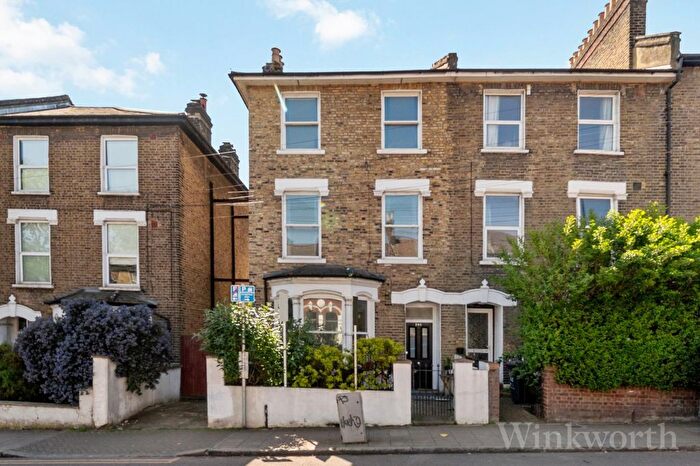 3 Bedroom Flat To Rent In Drakefell Road, London, SE4