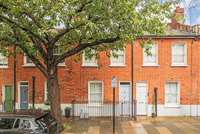 3 Bedroom Property To Rent In Sandilands Road, Fulham, SW6