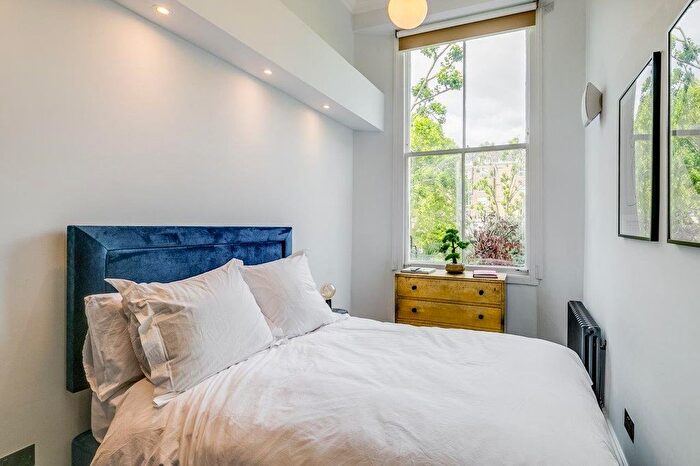 2 Bedroom Flat For Sale In Randolph Crescent, Maida Vale, London, W9