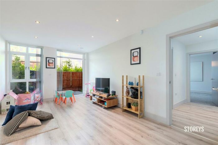 1 Bedroom Apartment To Rent In Clockhouse Avenue, Barking, London, IG11