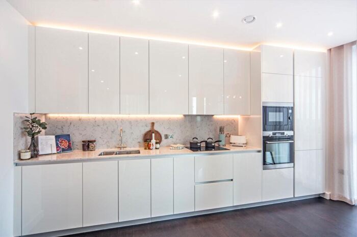2 Bedroom Flat To Rent In Charles Clowes Walk, London, SW11