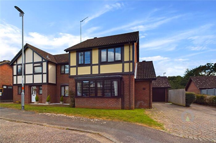 3 Bedroom Detached House For Sale In Stuart Close, Northampton, Northamptonshire, NN4