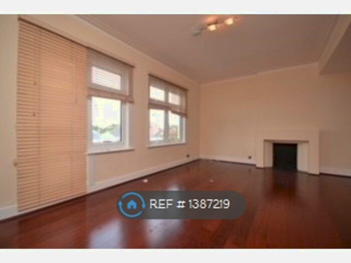 2 Bedroom Flat To Rent In Creighton Avenue, London, N10