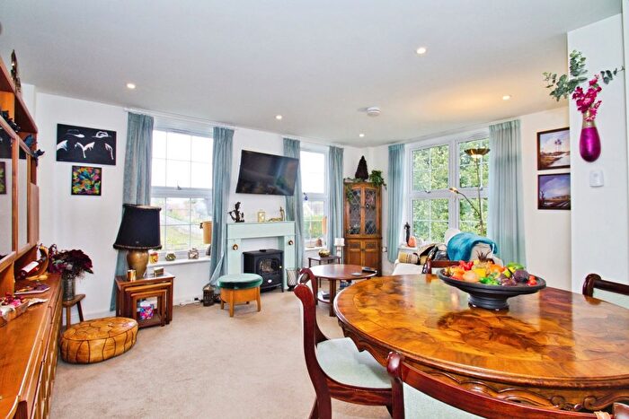 2 Bedroom Flat For Sale In Canon Woods Close, Sherborne, Dorset, DT9