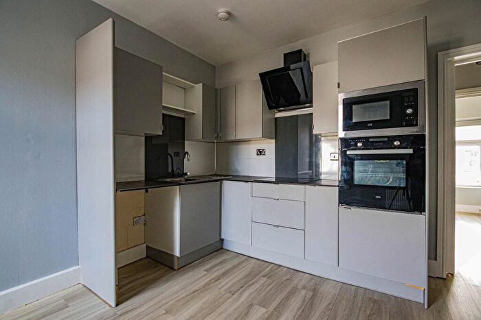 2 Bedroom Apartment To Rent In Treharris Street, Roath, CF24