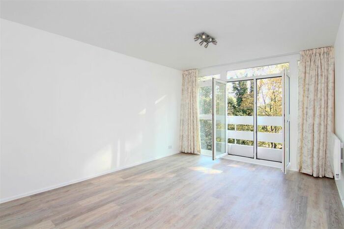 1 Bedroom Flat To Rent In Westmore Court, Carlton Drive, London, SW15