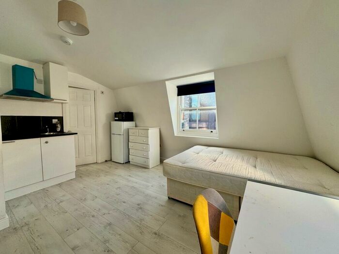 Studio To Rent In Old Street, Clerkenwell, EC1V