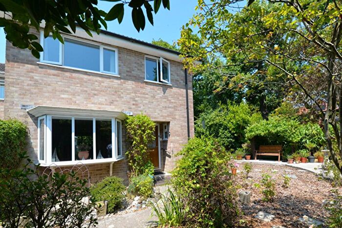 3 Bedroom Link Detached House For Sale In Grange Close, Everton, Lymington, Hampshire, SO41