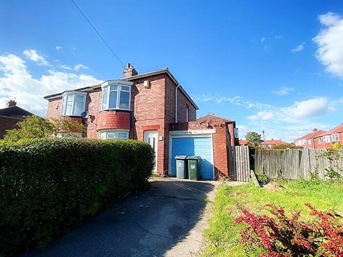 3 Bedroom Semi Detached House For Sale In Holdeness Road, Wallsend, NE28