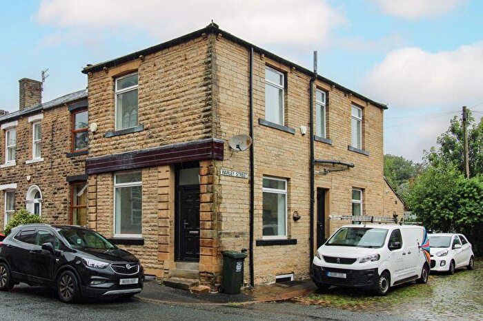 3 Bedroom End Of Terrace House For Sale In Victoria Street, Littleborough, OL15