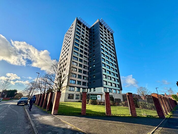 2 Bedroom Flat To Rent In Pennine Court, Macclesfield, SK10