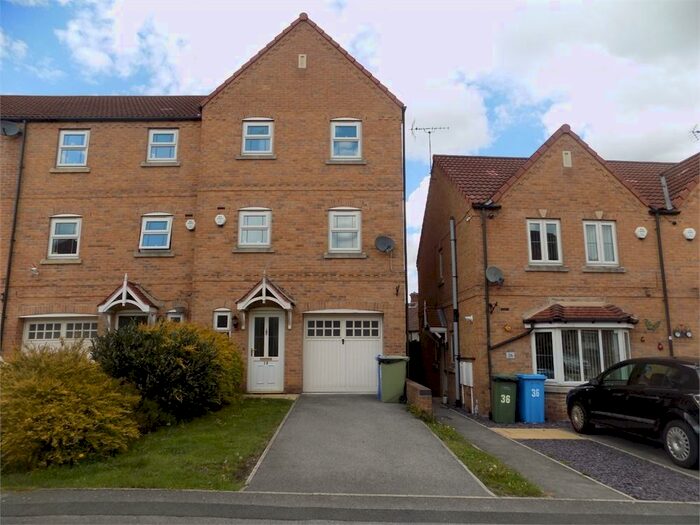 4 Bedroom Town House To Rent In Maple Leaf Gardens, Worksop, S80