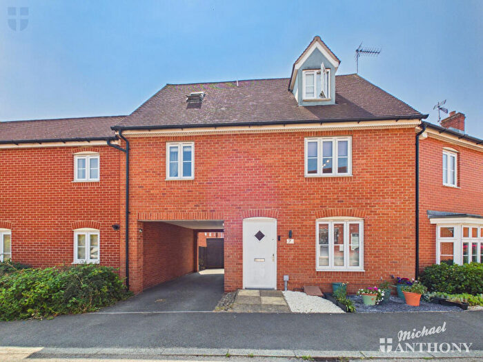 3 Bedroom House For Sale In Ringlet Way, Aylesbury, HP19