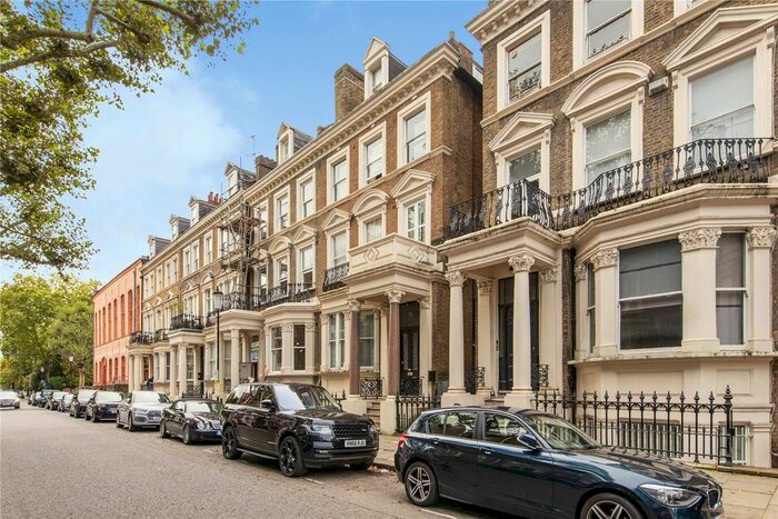 2 Bedroom Flat To Rent In Holland Park Gardens, London, W14