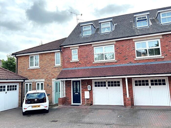 3 Bedroom Town House For Sale In St. Contest Way, SO40