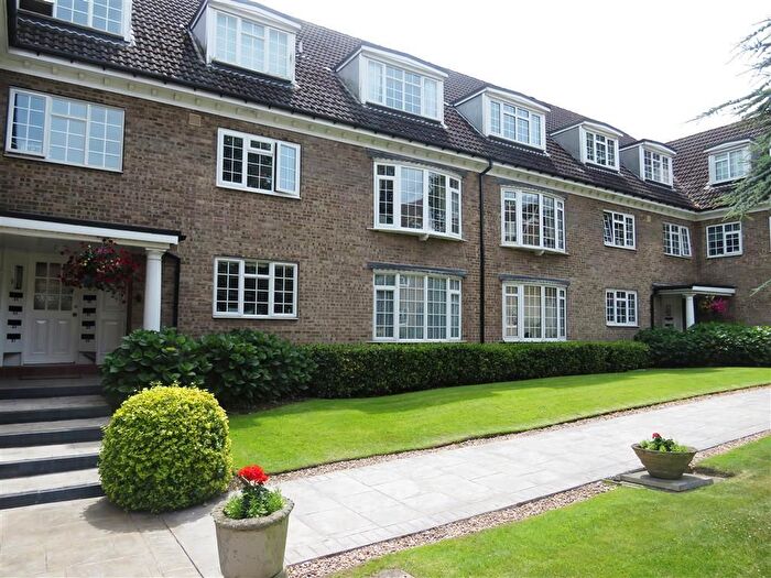 2 Bedroom Flat To Rent In Croft House Lane, Huddersfield, HD1