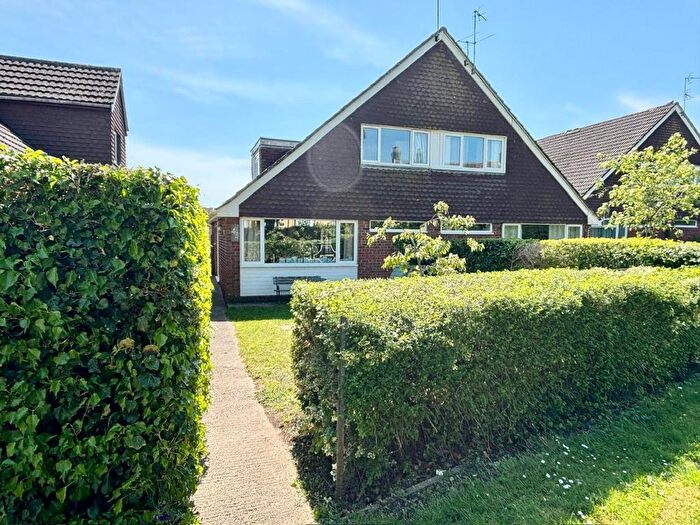 3 Bedroom House For Sale In Birch Drive, Pucklechurch, Bristol, BS16