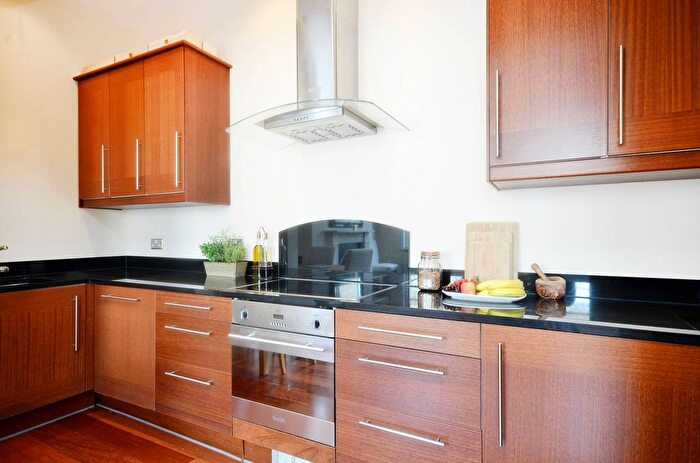 1 Bedroom Flat To Rent In Upper Street, Islington, London, N1