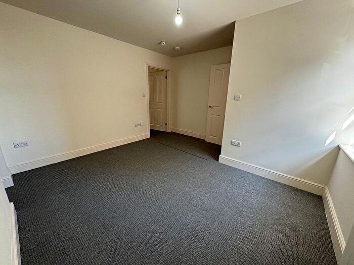 1 Bedroom Flat To Rent In Victoria Street, Taunton, TA1