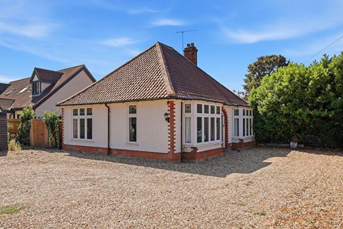 3 Bedroom Bungalow For Sale In Foxhall Road, Ipswich, IP3