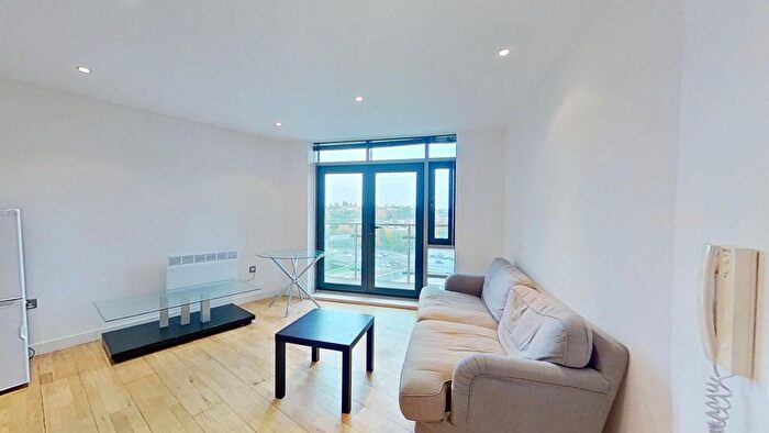 1 Bedroom Flat To Rent In Gotts Road, Leeds, LS12