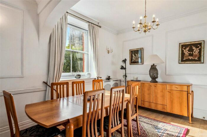 4 Bedroom Flat To Rent In Old Court House, Old Court Place, W8