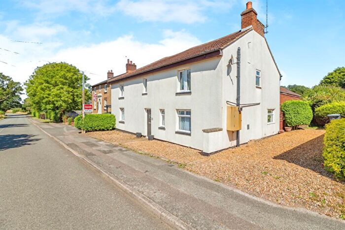 3 Bedroom Link Detached House For Sale In Station Road, Ridgmont, Bedford, MK43