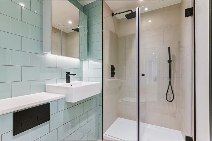 2 Bedroom Flat To Rent In The Clarendon, Watford, London, WD17