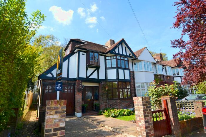 4 Bedroom Detached House To Rent In Michelham Gardens, Twickenham, Middlesex, Uk, TW1