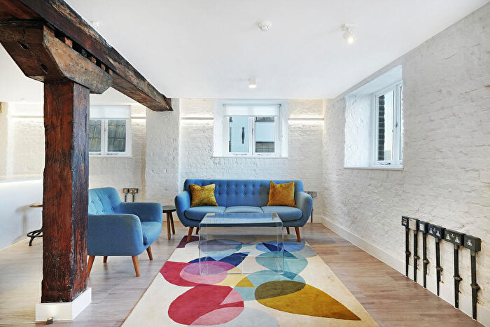 2 Bedroom Flat To Rent In Rotherhithe Street, Surrey Quays, SE16