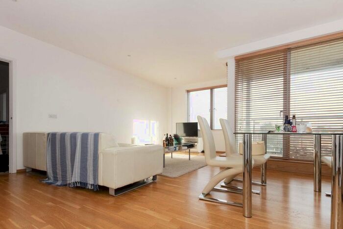 2 Bedroom Flat To Rent In Bardolph Road, Richmond, TW9