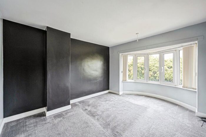 3 Bedroom Semi-Detached House For Sale In Bawtry Road, Hellaby, Rotherham, S66