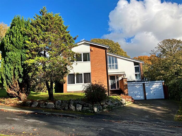 4 Bedroom Detached House For Sale In Hill Side, Heaton, Bolton, BL1