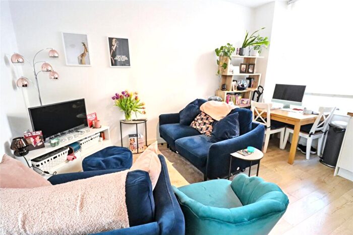 1 Bedroom Apartment To Rent In Islington Park Street, Angel, London, N1