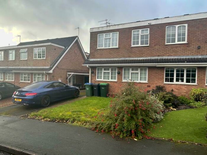 2 Bedroom Semi-Detached House To Rent In Hardwick Drive, Halesowen, Lodgefield Estate, West Midlands, B62