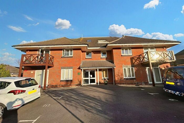 2 Bedroom Flat To Rent In Bournemouth, BH5