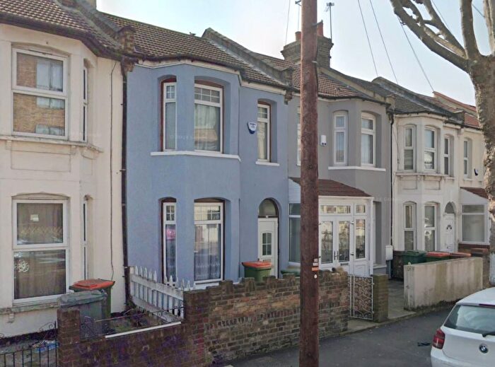 3 Bedroom Terraced House To Rent In Woodstock Road, London, E7