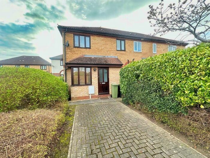 1 Bedroom Terraced House To Rent In Shamrock Close, Walnut Tree, MK7