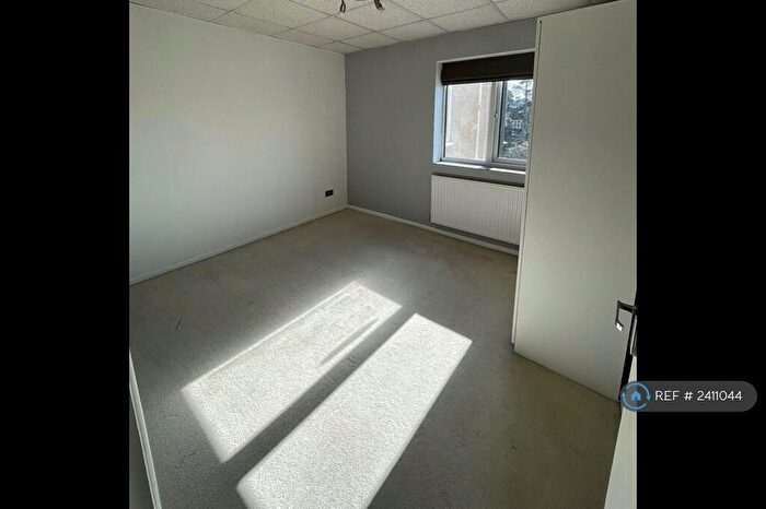 2 Bedroom Flat To Rent In Bournemouth Road, Poole, BH14