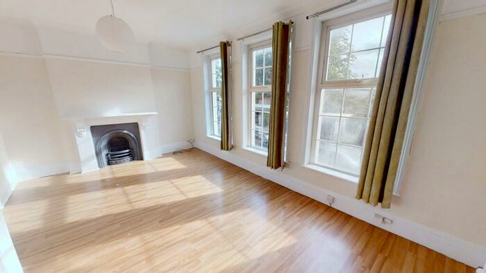 3 Bedroom Apartment To Rent In Station Hill, Farnham Firgrove, GU9