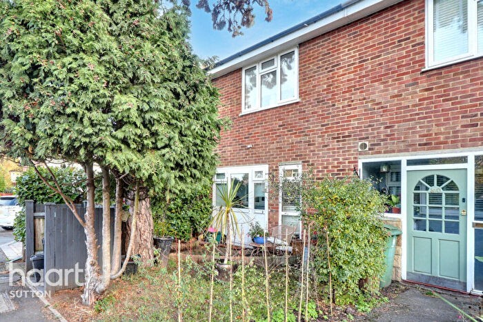 2 Bedroom Terraced House For Sale In Carew Road, Wallington, SM6