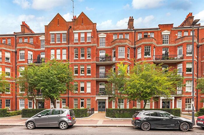 2 Bedroom Flat For Sale In Albany Mansions, Albert Bridge Road, Battersea, London, SW11