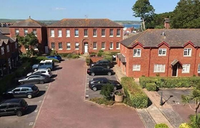 2 Bedroom Flat To Rent In Wellington Court, Weymouth, DT4