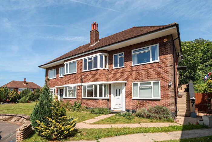 2 Bedroom Maisonette For Sale In Rosslyn Close, West Wickham, BR4
