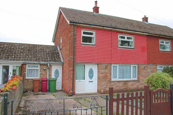 3 Bedroom Semi-Detached House For Sale In South View Avenue, Brigg, DN20