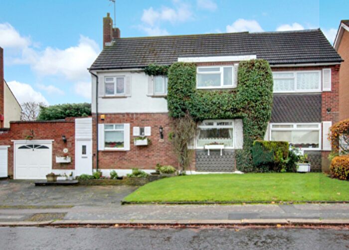 5 Bedroom Detached House To Rent In Chase Green Avenue, London, EN2