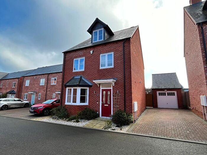 4 Bedroom Town House For Sale In Rose Acre Close Weedon Northants, NN7