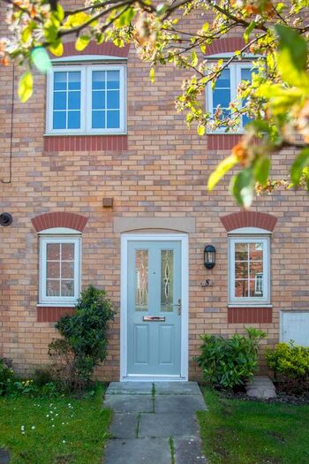 4 Bedroom Semi-Detached House To Rent In Sycamore Drive, Wesham, Preston, PR4