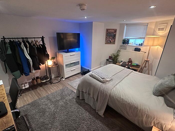5 Bedroom Flat To Rent In Bed, Talbot St, Nottingham, NG1